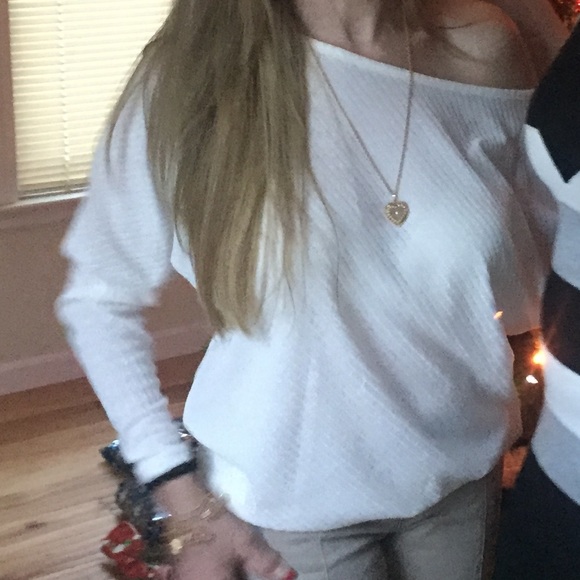 Off white ladies off shoulder top - Picture 6 of 8
